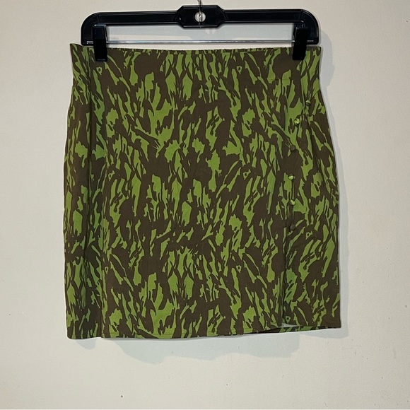 ⭐️Vera Moda Stylish Green and Brown Skirt - Picture 2 of 7